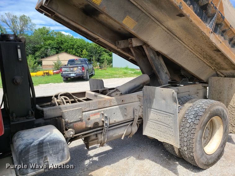 image for item GX9306 2005 Freightliner Business Class M2  dump truck