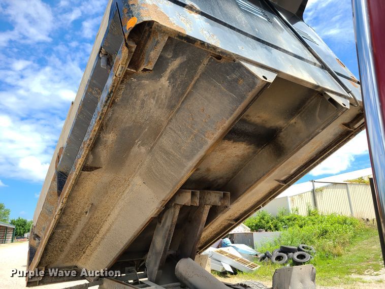 image for item GX9306 2005 Freightliner Business Class M2  dump truck