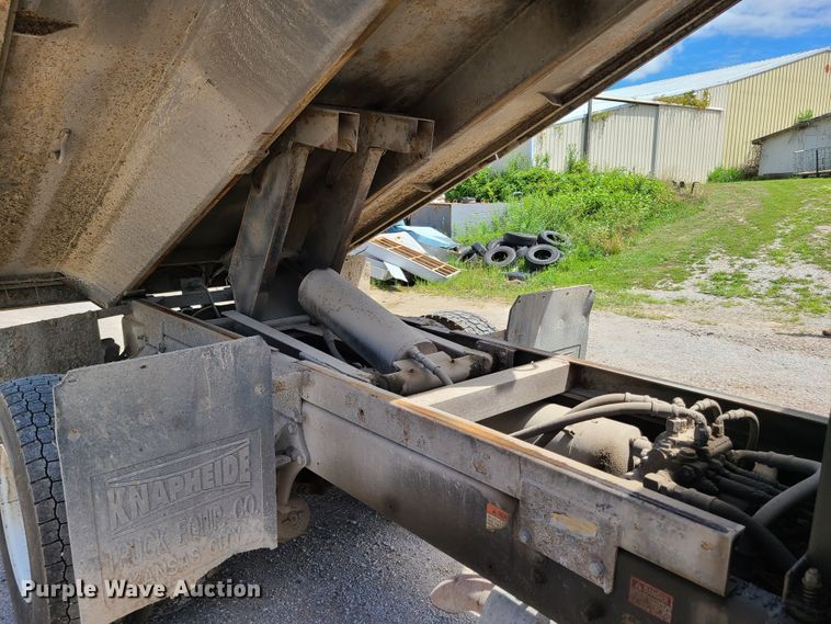 image for item GX9306 2005 Freightliner Business Class M2  dump truck