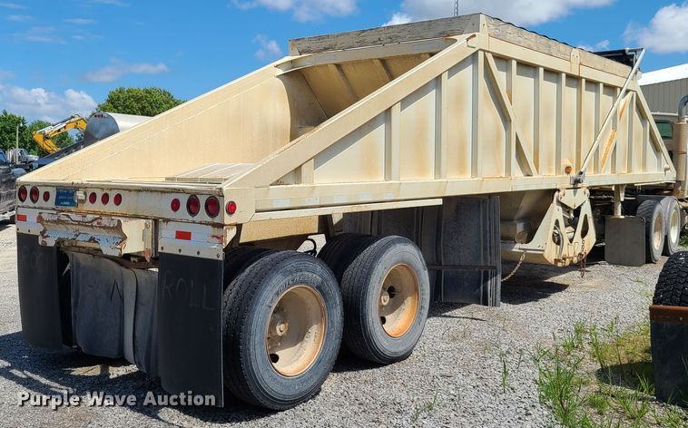 image for item GX9308 2004 Ranch bottom dump trailer