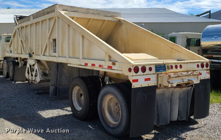 image for item GX9308 2004 Ranch bottom dump trailer