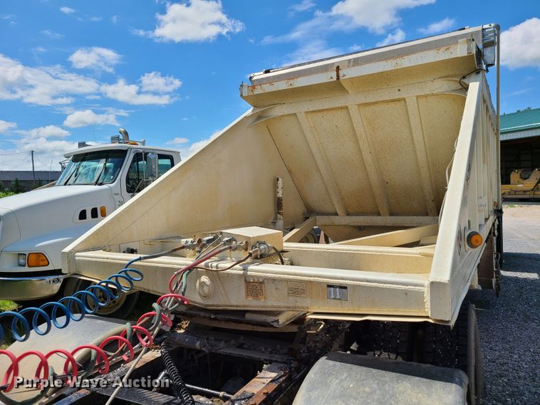 image for item GX9308 2004 Ranch bottom dump trailer