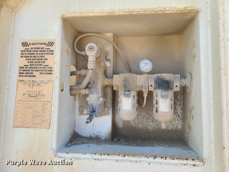 image for item GX9308 2004 Ranch bottom dump trailer