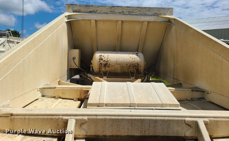 image for item GX9308 2004 Ranch bottom dump trailer