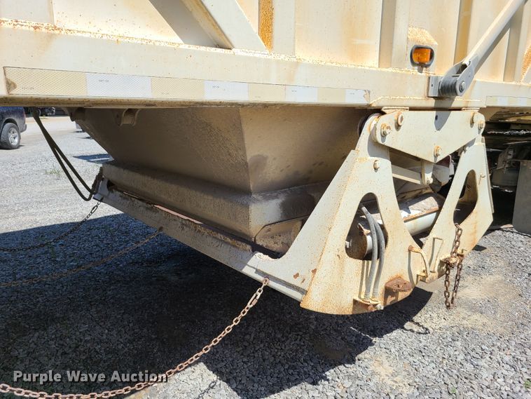 image for item GX9308 2004 Ranch bottom dump trailer