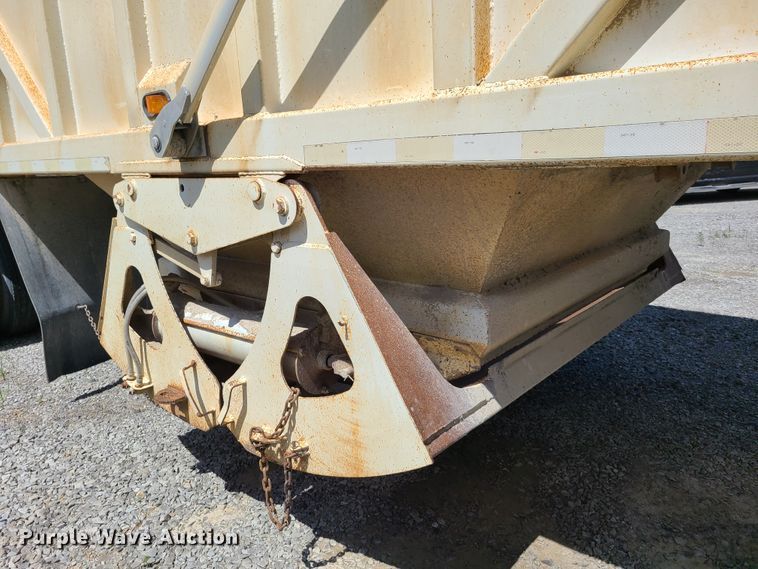 image for item GX9308 2004 Ranch bottom dump trailer