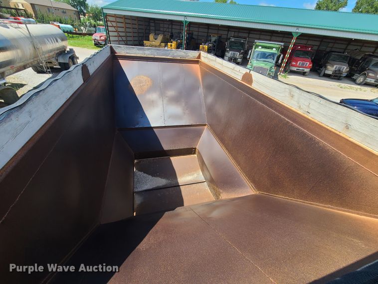 image for item GX9308 2004 Ranch bottom dump trailer