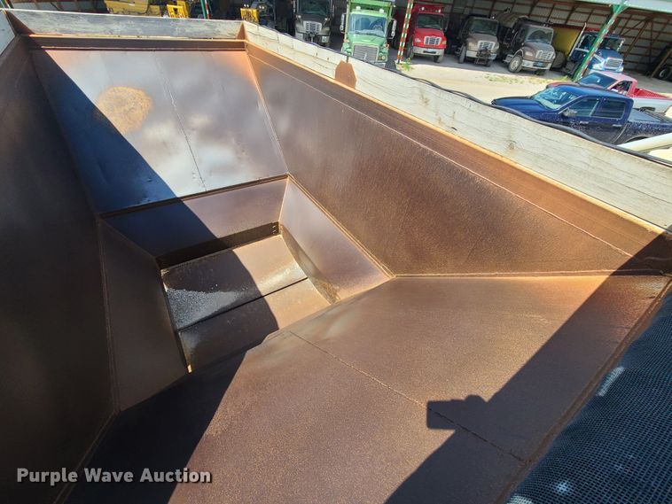 image for item GX9308 2004 Ranch bottom dump trailer