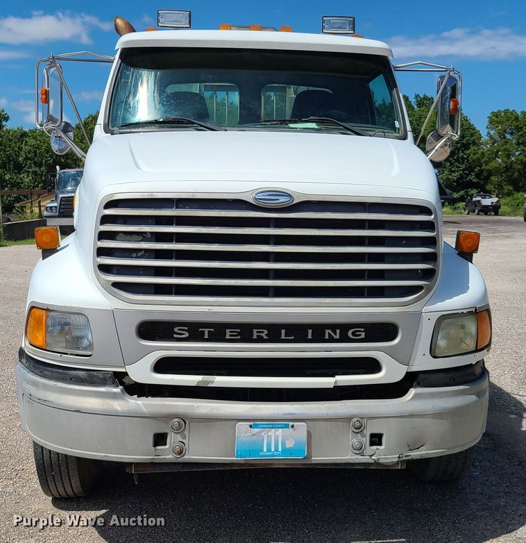 image for item GX9309 2001 Sterling A-Line  semi truck