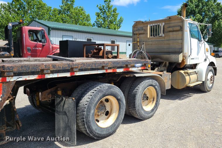 image for item GX9309 2001 Sterling A-Line  semi truck