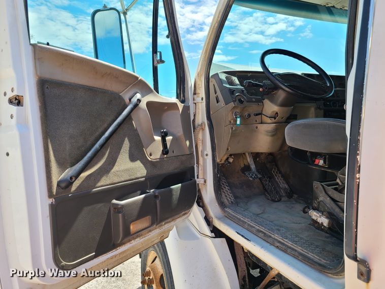 image for item GX9309 2001 Sterling A-Line  semi truck