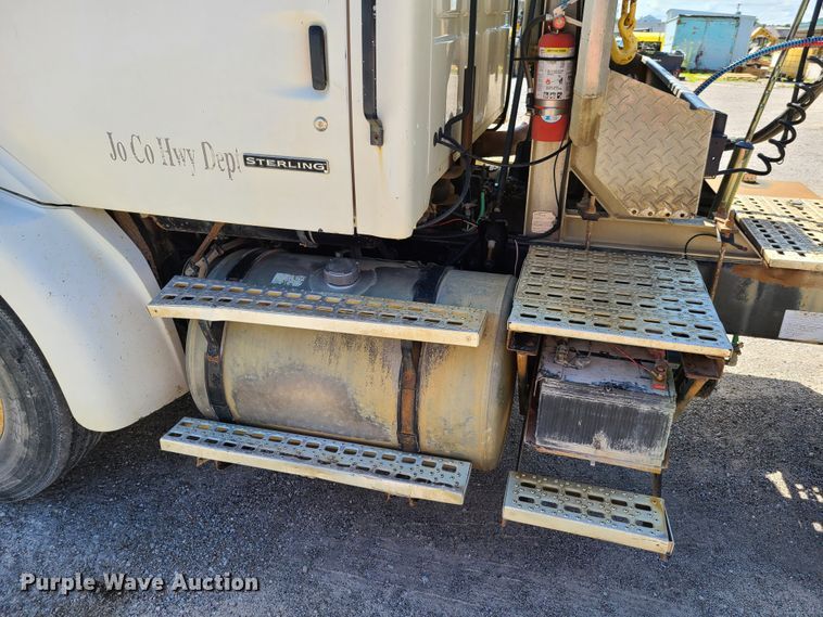 image for item GX9309 2001 Sterling A-Line  semi truck