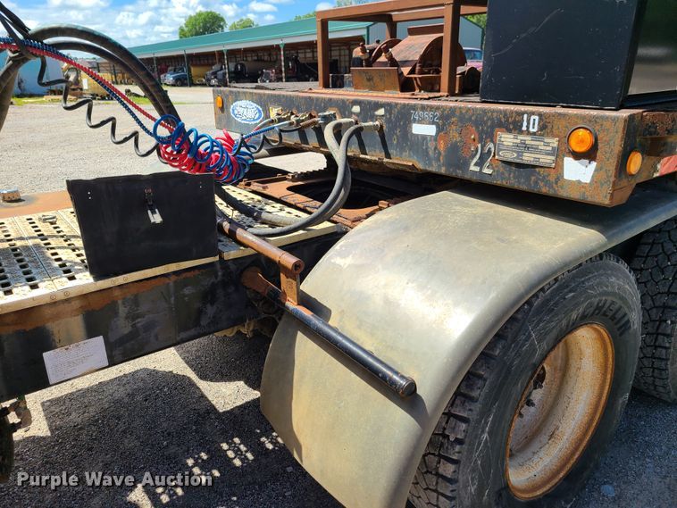 image for item GX9309 2001 Sterling A-Line  semi truck