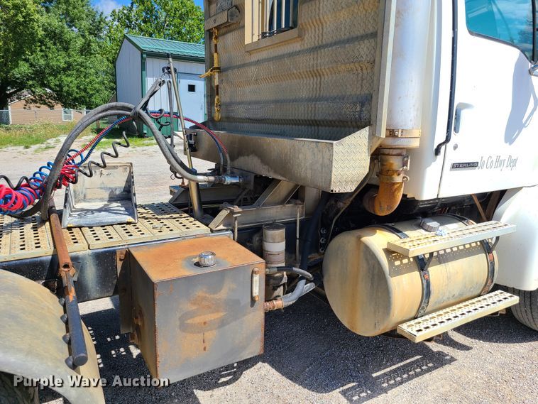 image for item GX9309 2001 Sterling A-Line  semi truck