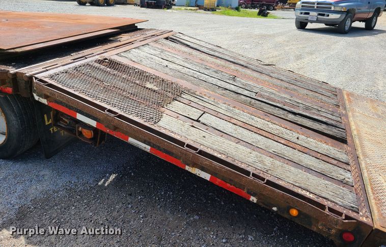 image for item GX9310 1999 Ledwell equipment trailer