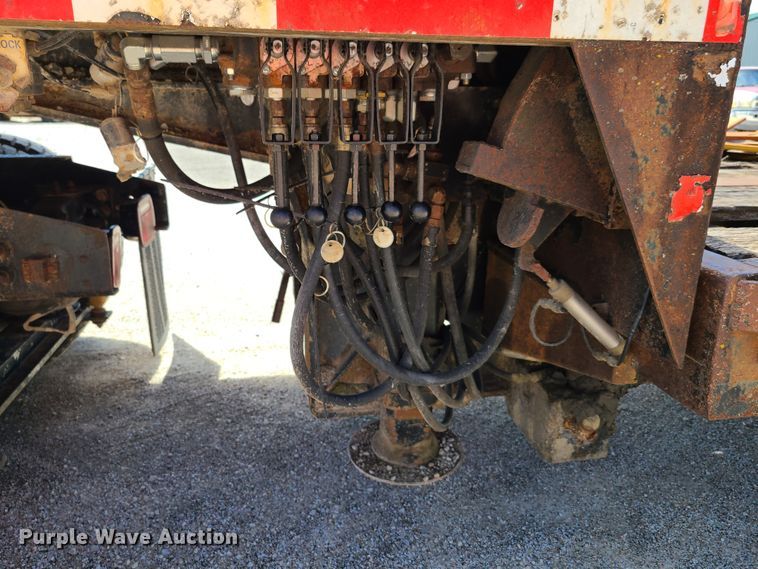 image for item GX9310 1999 Ledwell equipment trailer