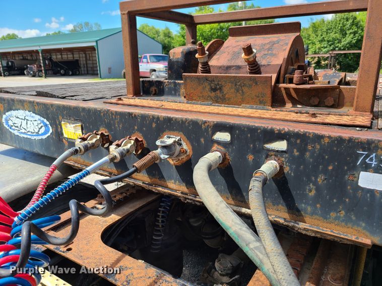 image for item GX9310 1999 Ledwell equipment trailer