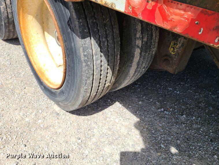 image for item GX9310 1999 Ledwell equipment trailer