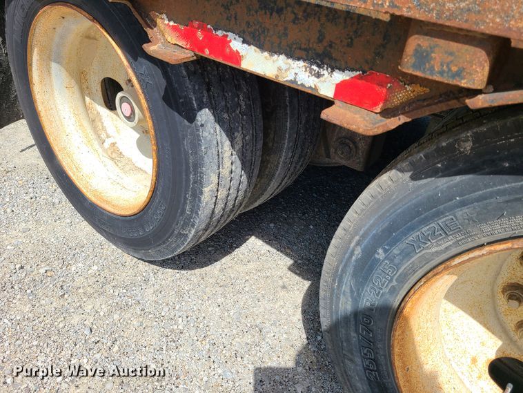 image for item GX9310 1999 Ledwell equipment trailer