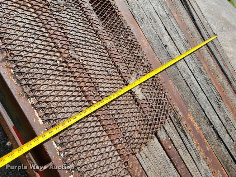 image for item GX9310 1999 Ledwell equipment trailer