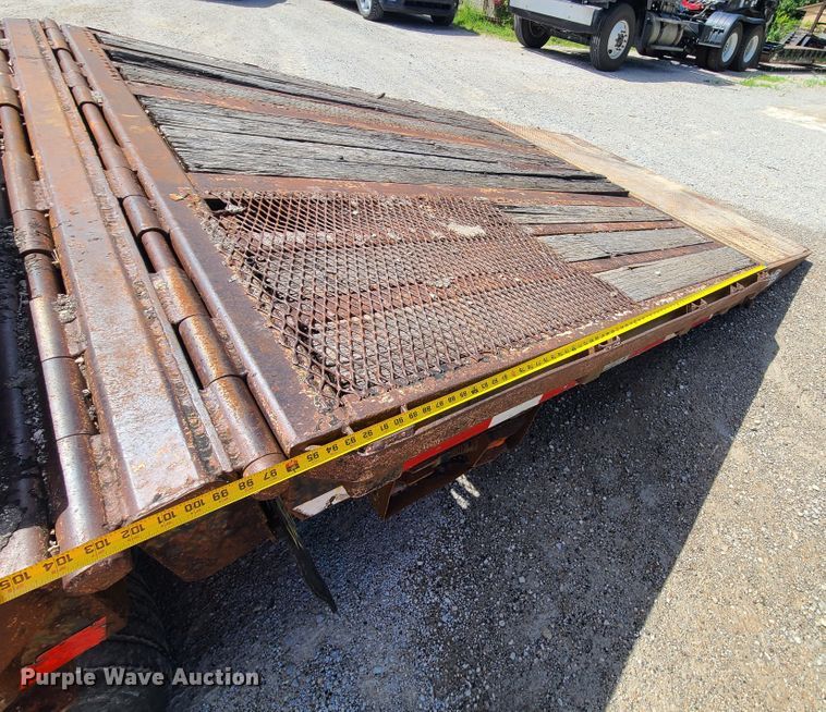 image for item GX9310 1999 Ledwell equipment trailer