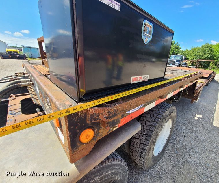 image for item GX9310 1999 Ledwell equipment trailer