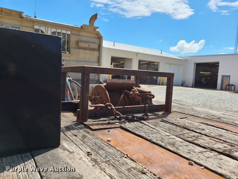 image for item GX9310 1999 Ledwell equipment trailer