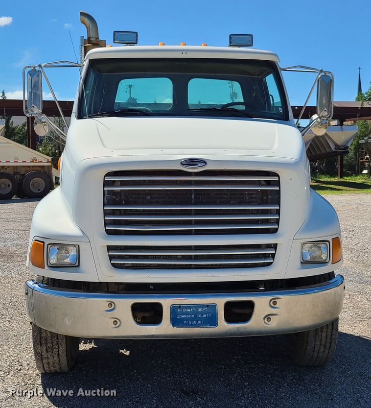 image for item GX9312 1999 Sterling A-Line  semi truck