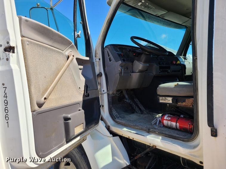 image for item GX9312 1999 Sterling A-Line  semi truck