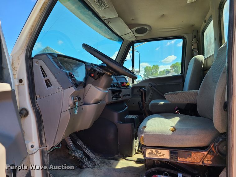 image for item GX9312 1999 Sterling A-Line  semi truck