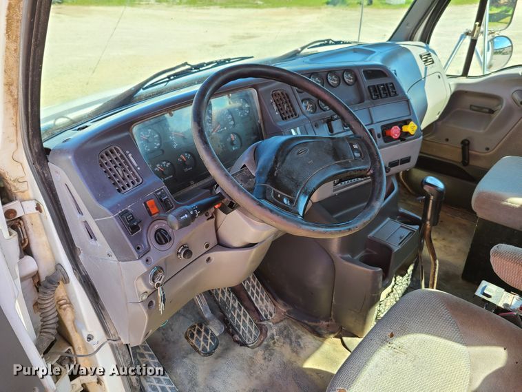 image for item GX9312 1999 Sterling A-Line  semi truck