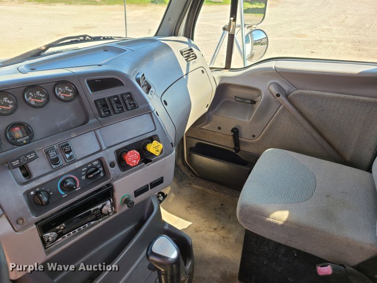 image for item GX9312 1999 Sterling A-Line  semi truck