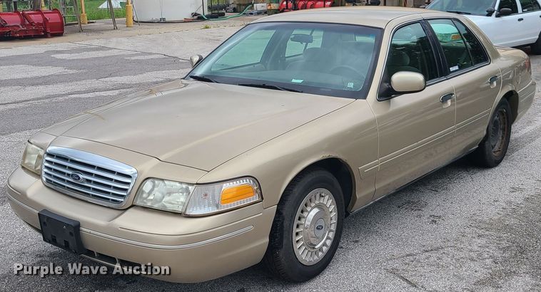 image for item GX9314 2000 Ford Crown Victoria