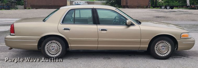 image for item GX9314 2000 Ford Crown Victoria