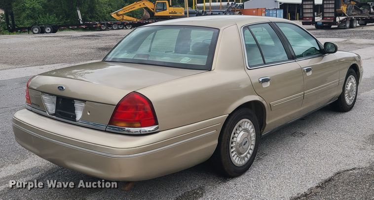 image for item GX9314 2000 Ford Crown Victoria
