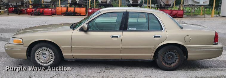 image for item GX9314 2000 Ford Crown Victoria