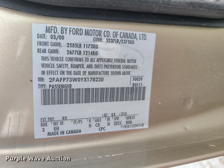 image for item GX9314 2000 Ford Crown Victoria