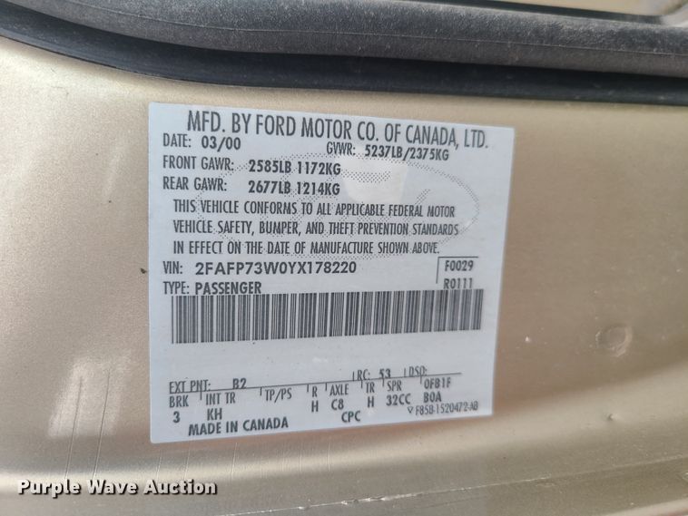 image for item GX9314 2000 Ford Crown Victoria