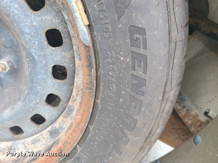 image for item GX9314 2000 Ford Crown Victoria