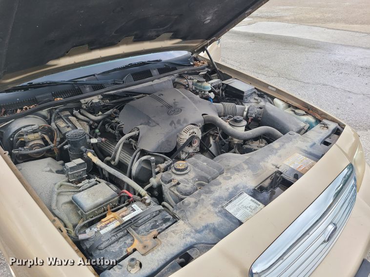 image for item GX9314 2000 Ford Crown Victoria