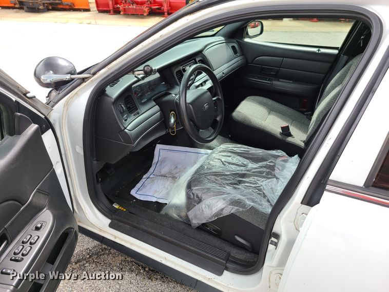 image for item GX9315 2007 Ford Crown Victoria Police Interceptor