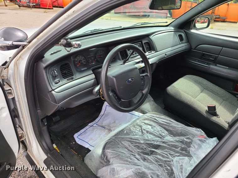 image for item GX9315 2007 Ford Crown Victoria Police Interceptor