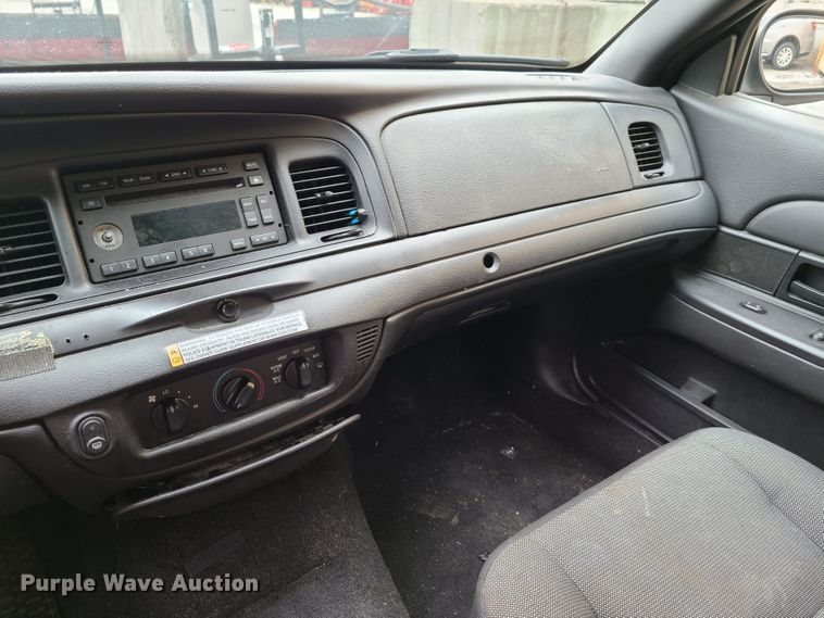 image for item GX9318 2008 Ford Crown Victoria Police Interceptor