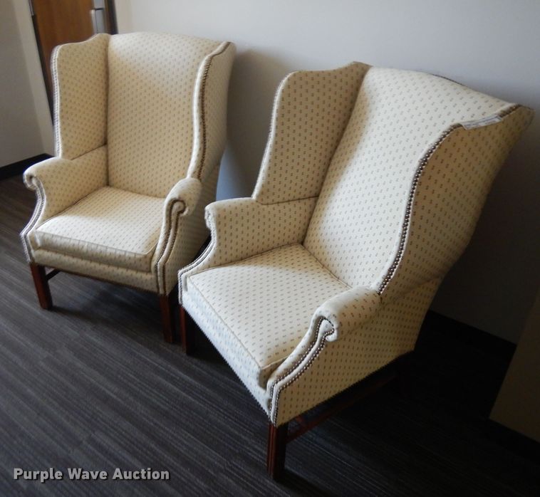 image for item HA9359 (2) chairs