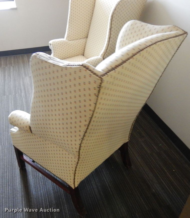 image for item HA9359 (2) chairs