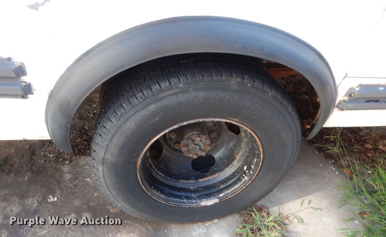 image for item HB9316 1981 Chevrolet G30  shuttle bus