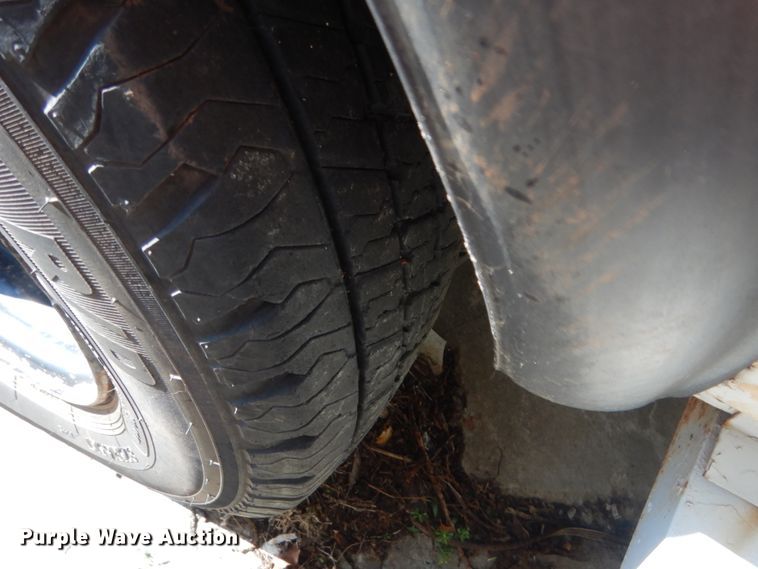 image for item HB9316 1981 Chevrolet G30  shuttle bus