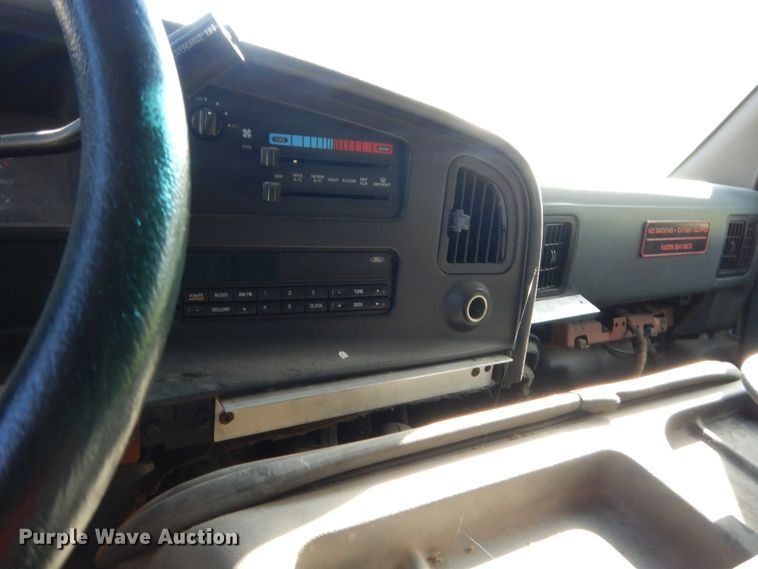 image for item HB9317 1995 Ford Econoline E350  ambulance