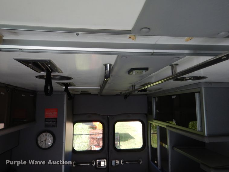 image for item HB9317 1995 Ford Econoline E350  ambulance
