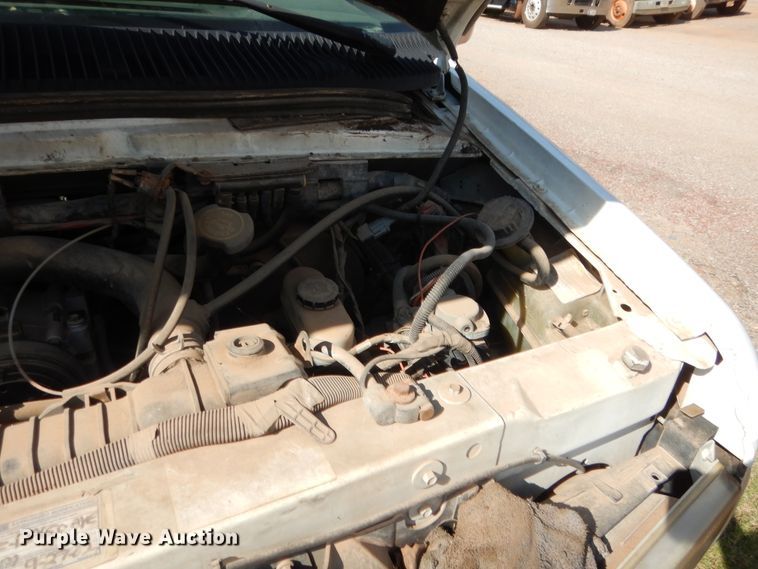 image for item HB9317 1995 Ford Econoline E350  ambulance